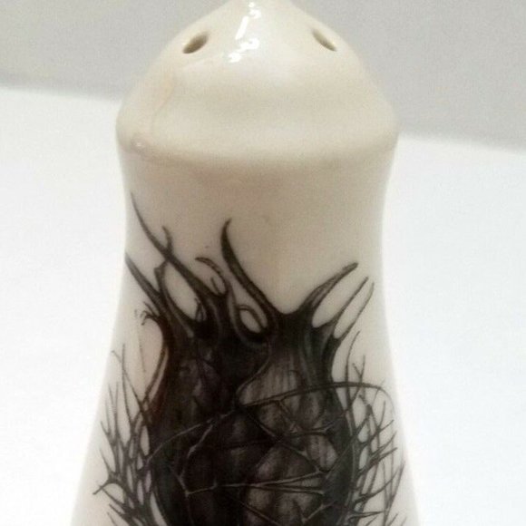 Rare Laura Zindel Devil in the Bush Salt Shaker Ceramic - Picture 3 of 11